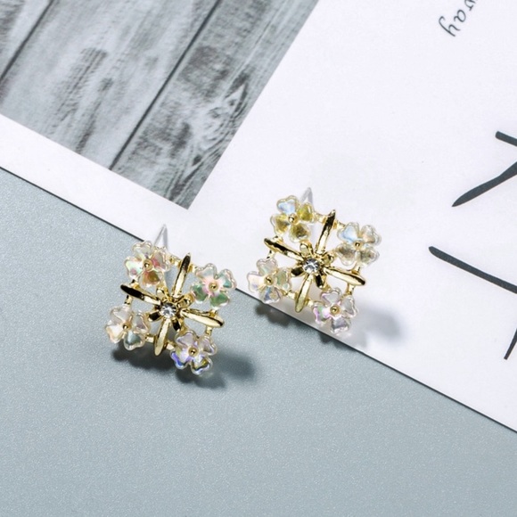 Jewelry - Gold Squares w/CZs & Flower Stud Earrings